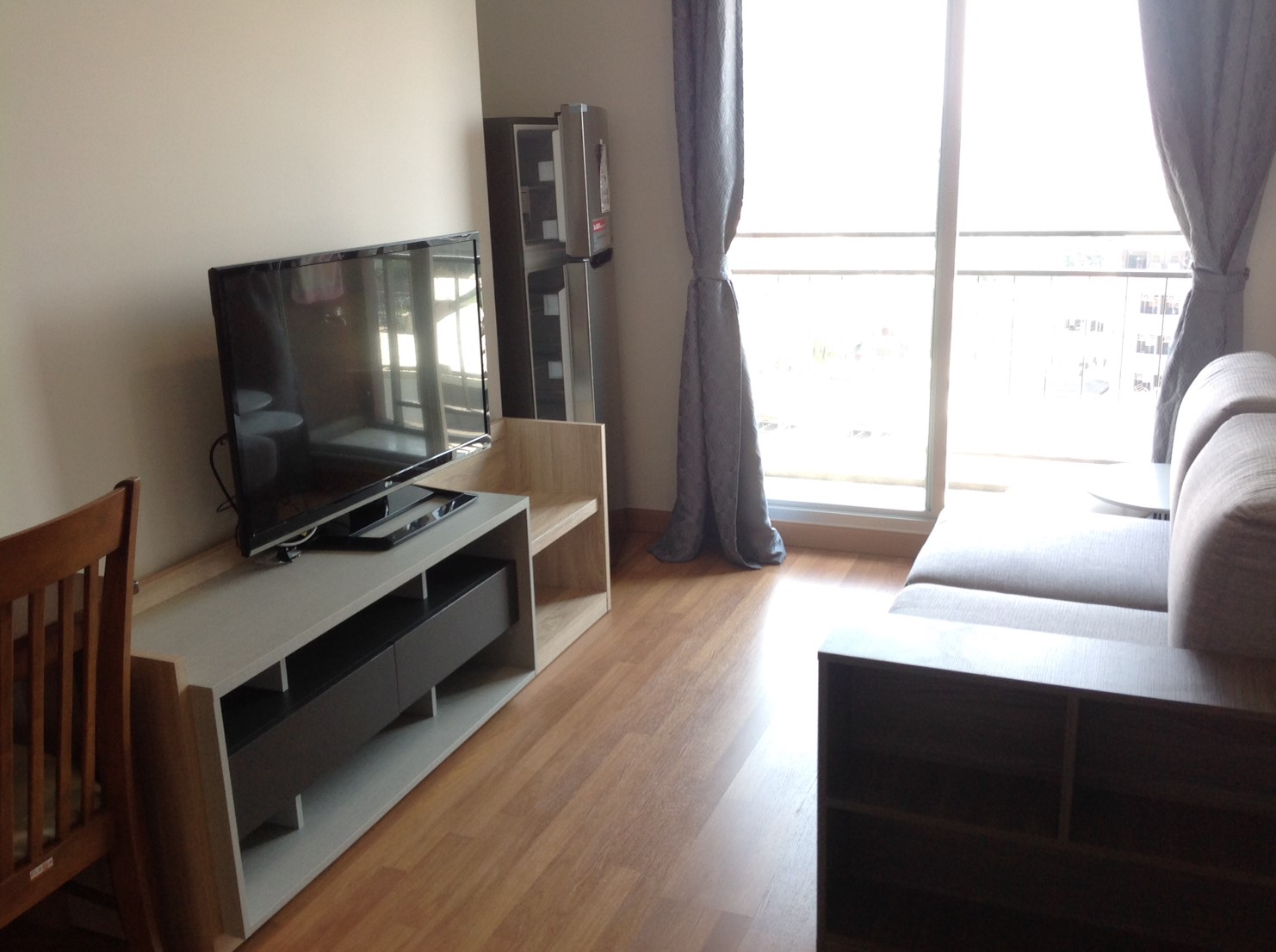 ให้เช่า Lumpini Place Ratchada - Sathu ชั้น 9 ห้องมุม ขนาด 29 sq.m